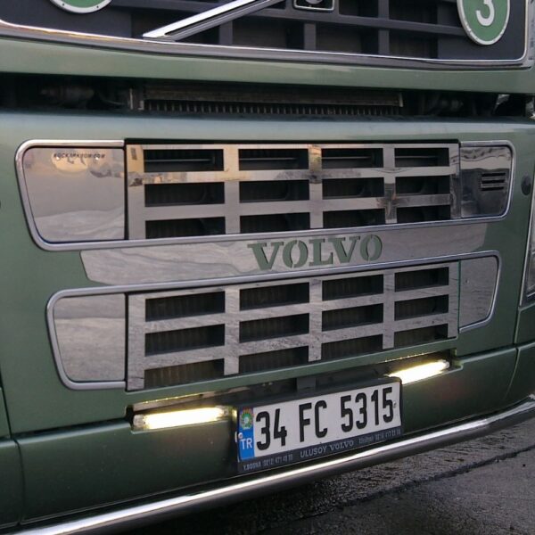 Volvo 2001-2007 E.M Ön Panjur Kromu Alt Parçalar