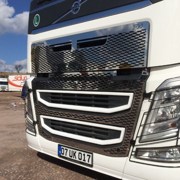 Volvo FH4 Ön Panjur Kromu Komple