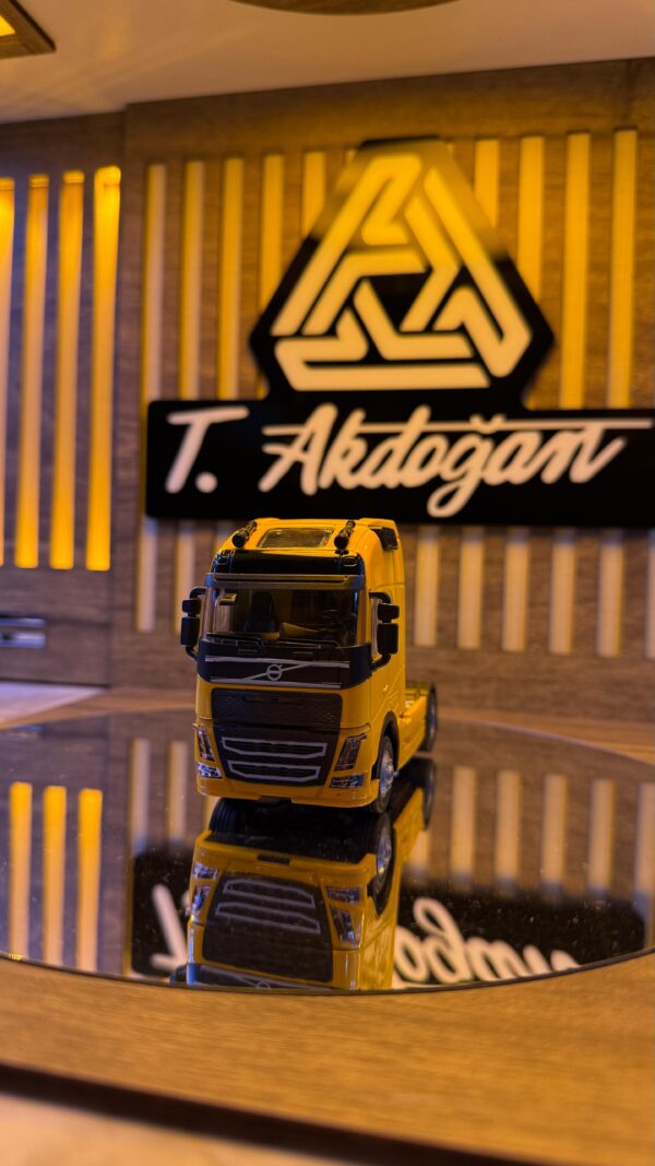 VOLVO SARI MAKET TIR